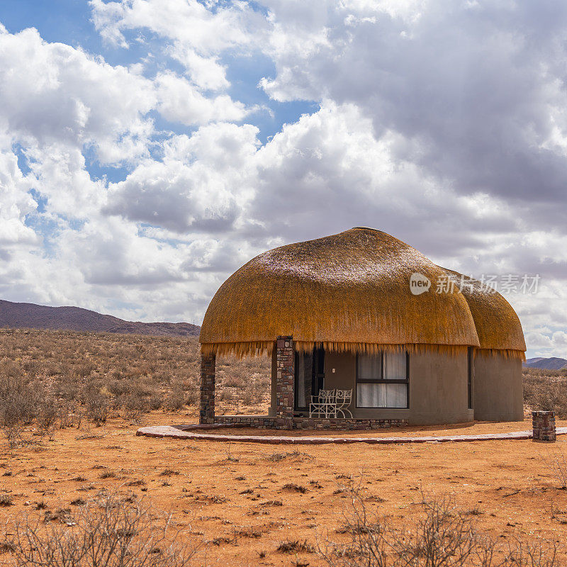 Namib Naukluft国家公园的茅草屋顶房子